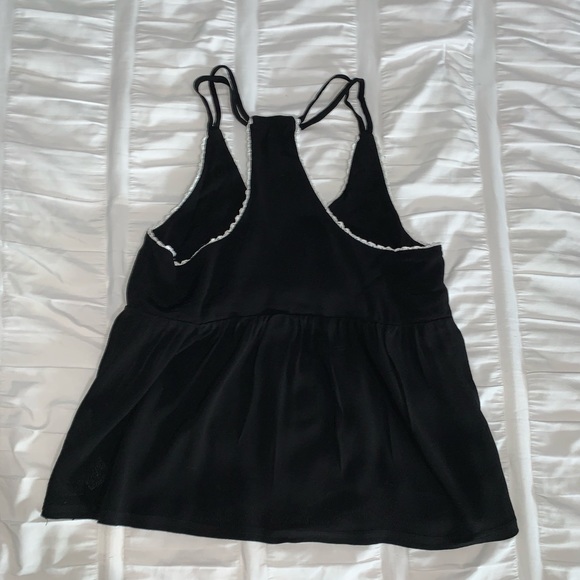 3 for 22! ๐ Forever 21 Embroidered Sleeveless top - Picture 2 of 3